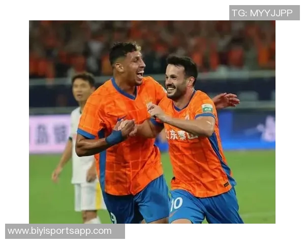 山东泰山队出发武汉备战中超收官战全力争胜迎接武汉三镇挑战 山东泰山队出发武汉备战中超收官战全力争胜迎接武汉三镇挑战