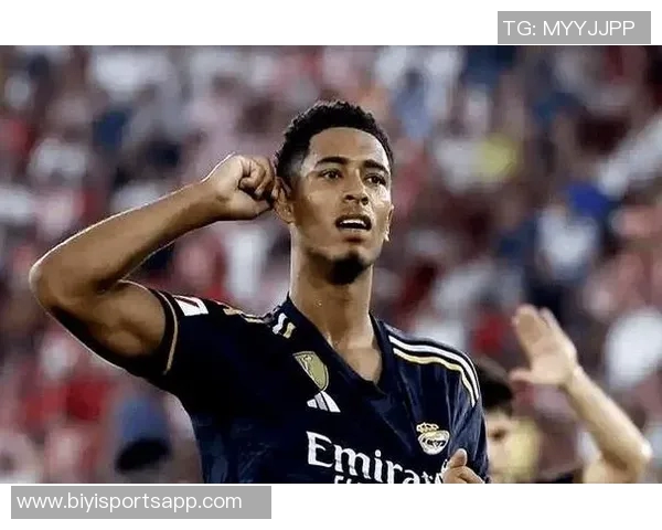 姆巴佩突入禁区遭对方侵犯却未获裁判判罚引发争议