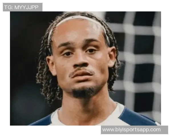 西蒙斯加盟热刺接过孙兴慜7号却17场未能破门引发热议 西蒙斯加盟热刺接过孙兴慜7号却17场未能破门引发热议